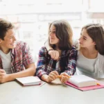 Estudiantes conviviendo