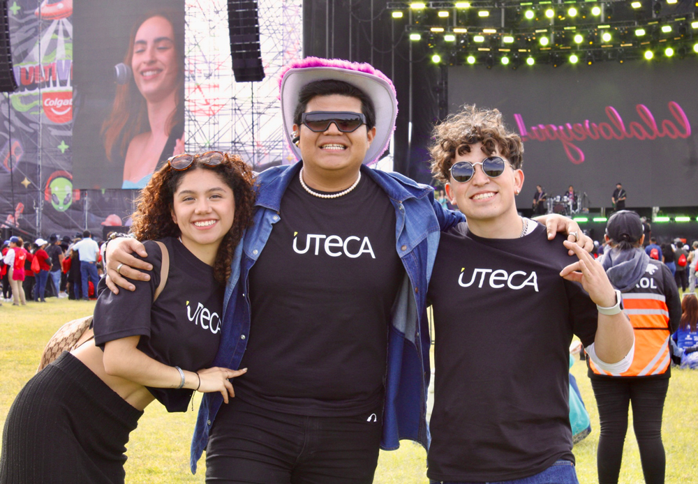Alumnos de UTECA trabajando en concierto de EXA